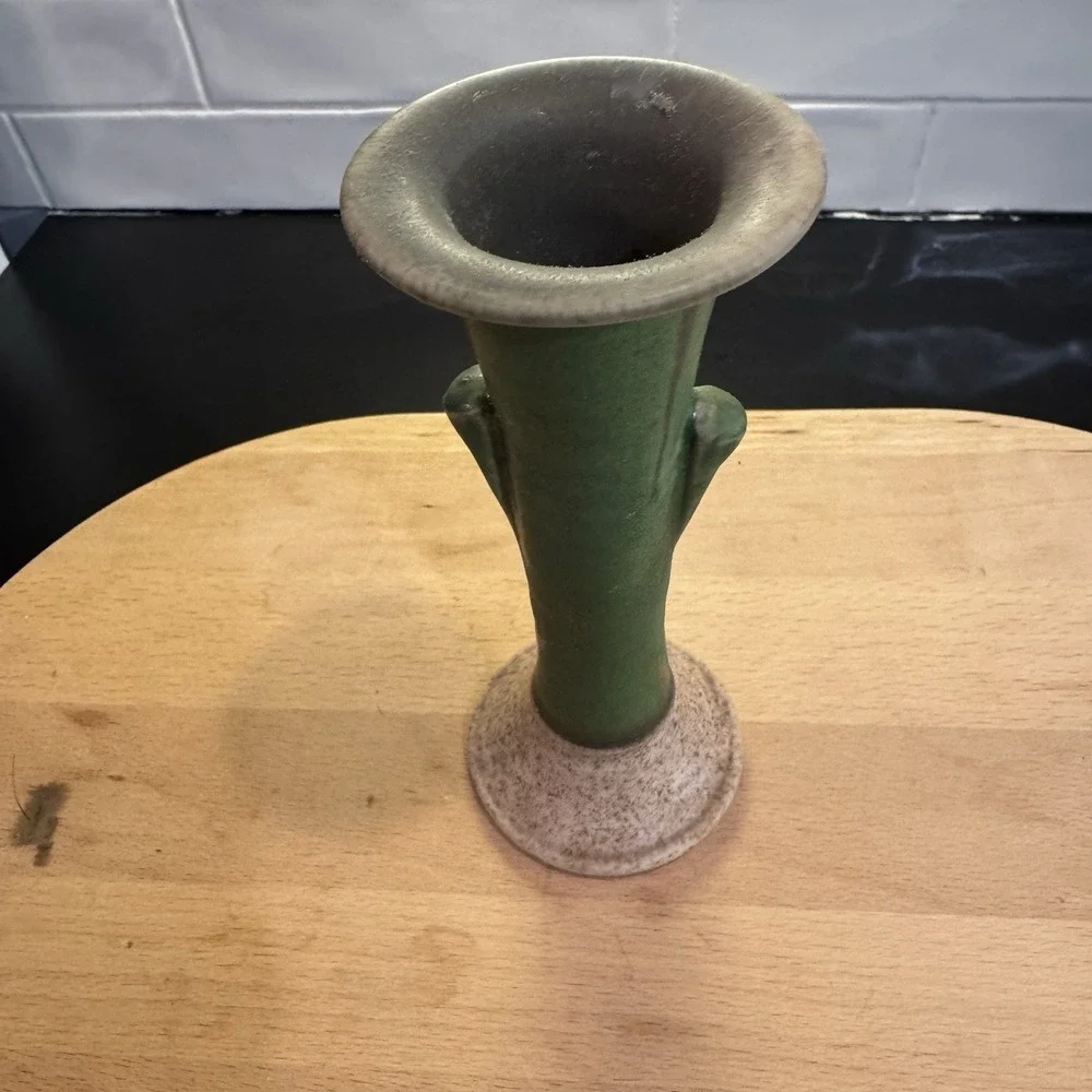 Celadon Glaze Green Bud Vase Larry Watson Studios Pottery Alexandria KY‎ Signed